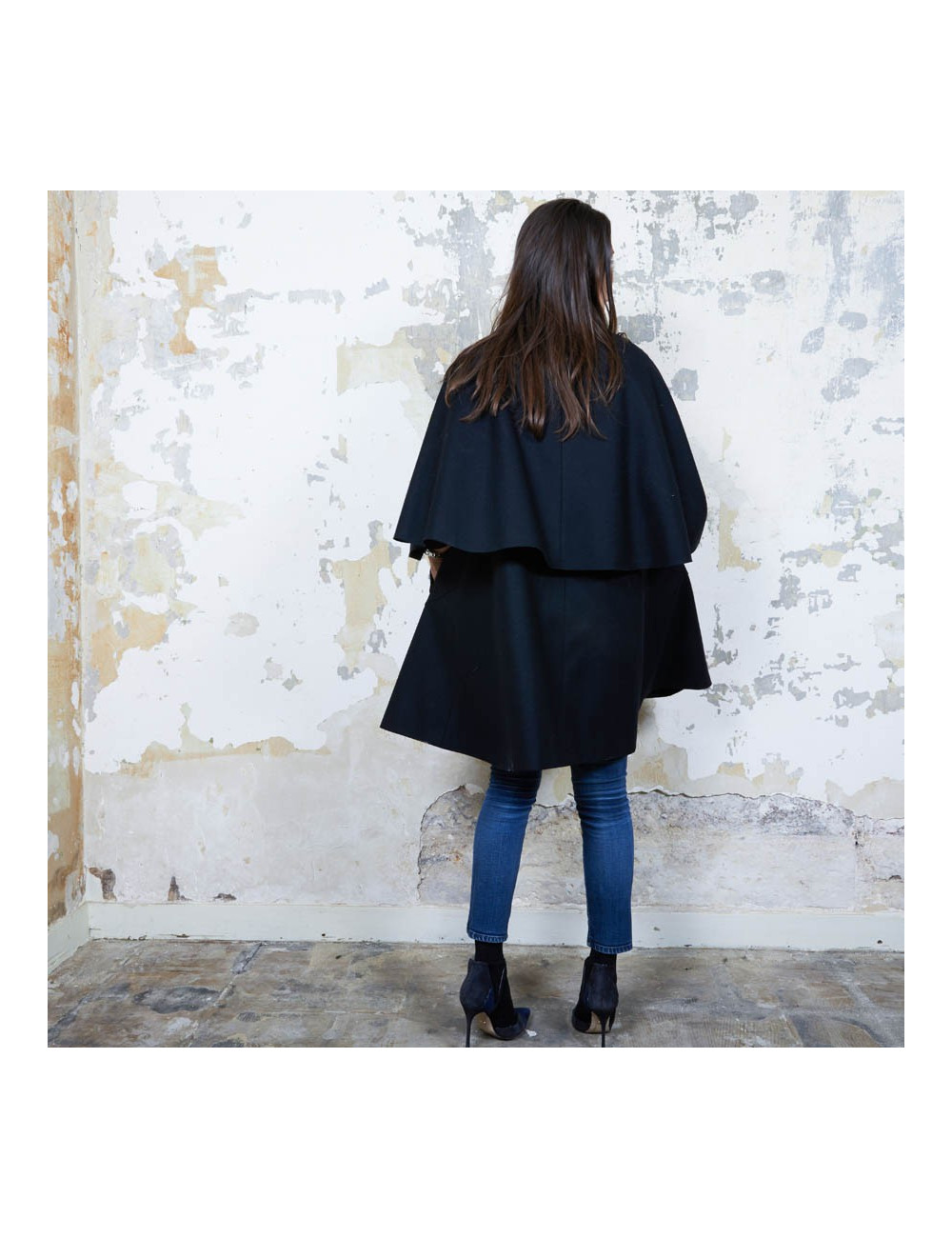 CHANEL T 34 Paris Shanghai Mid-length cape in black wool and cashmere size 34FR