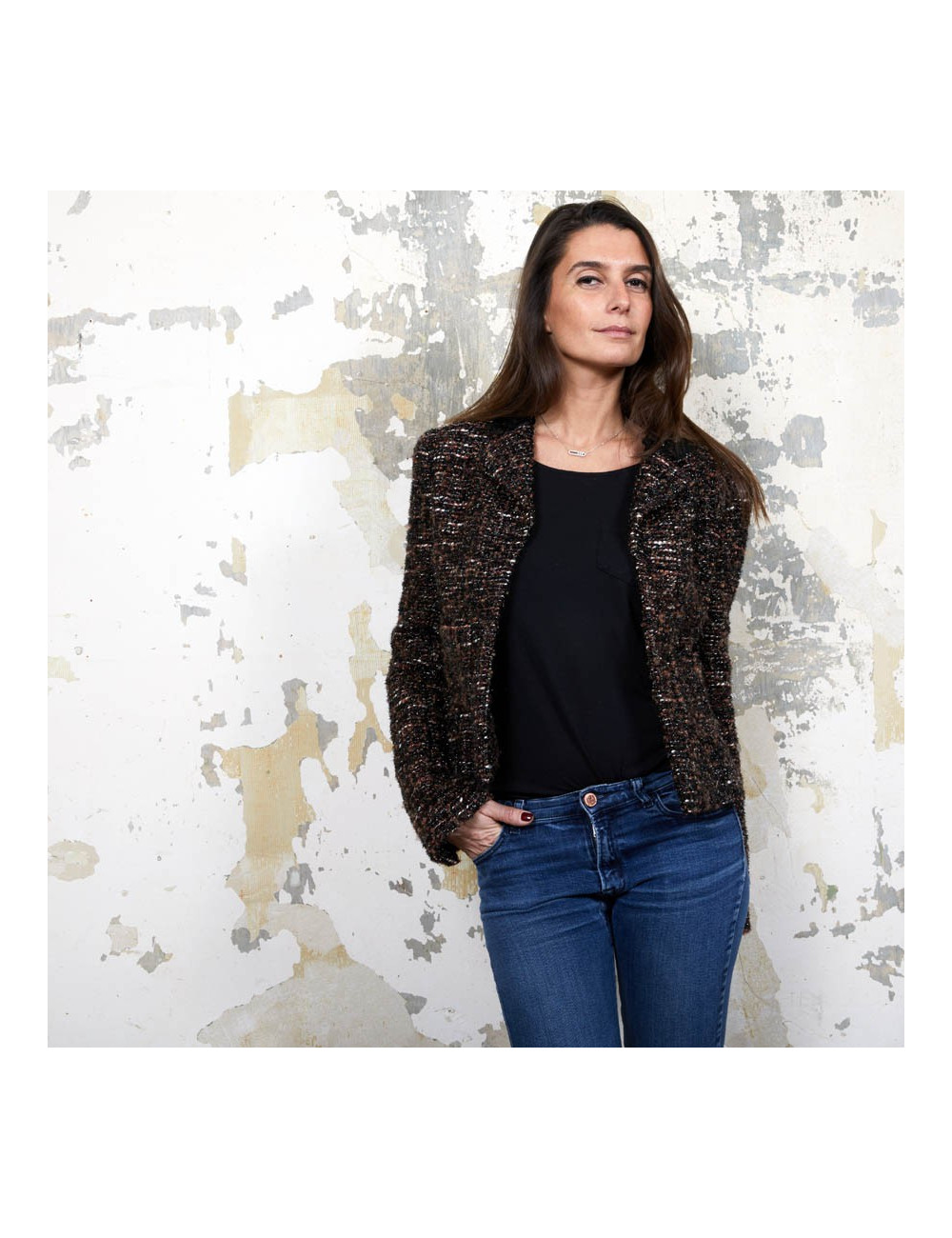 CHANEL T40 jacket in brown tweed and black shiny threads