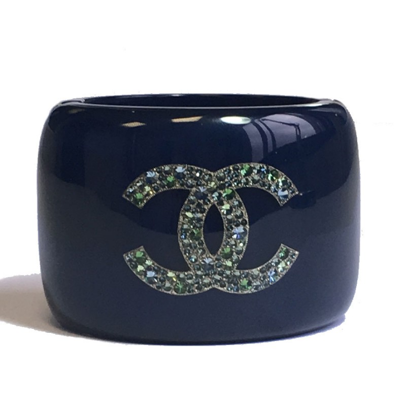 CHANEL cuff bracelet in blue lacquered resin and inclusion of