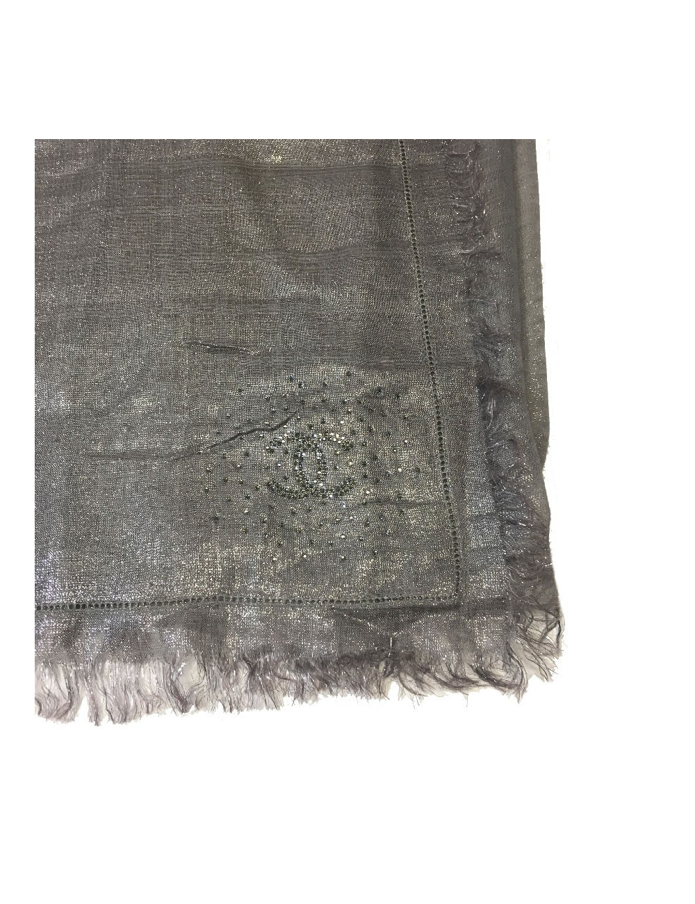 Châle CHANEL en modal et soie gris et fils argentés