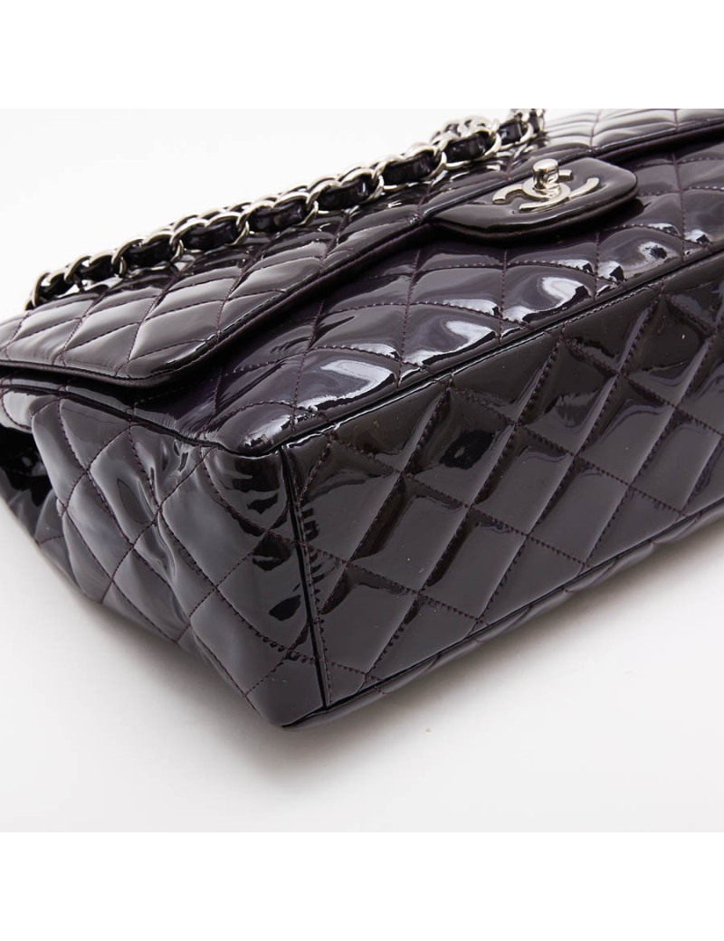 Sac Jumbo CHANEL cuir verni violet