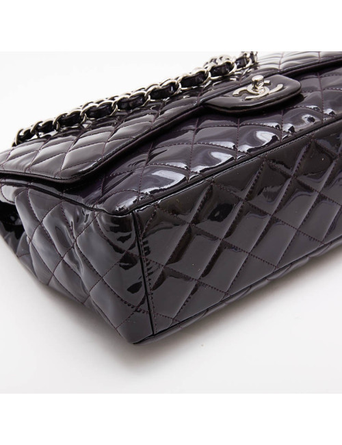 Sac Jumbo CHANEL cuir verni violet