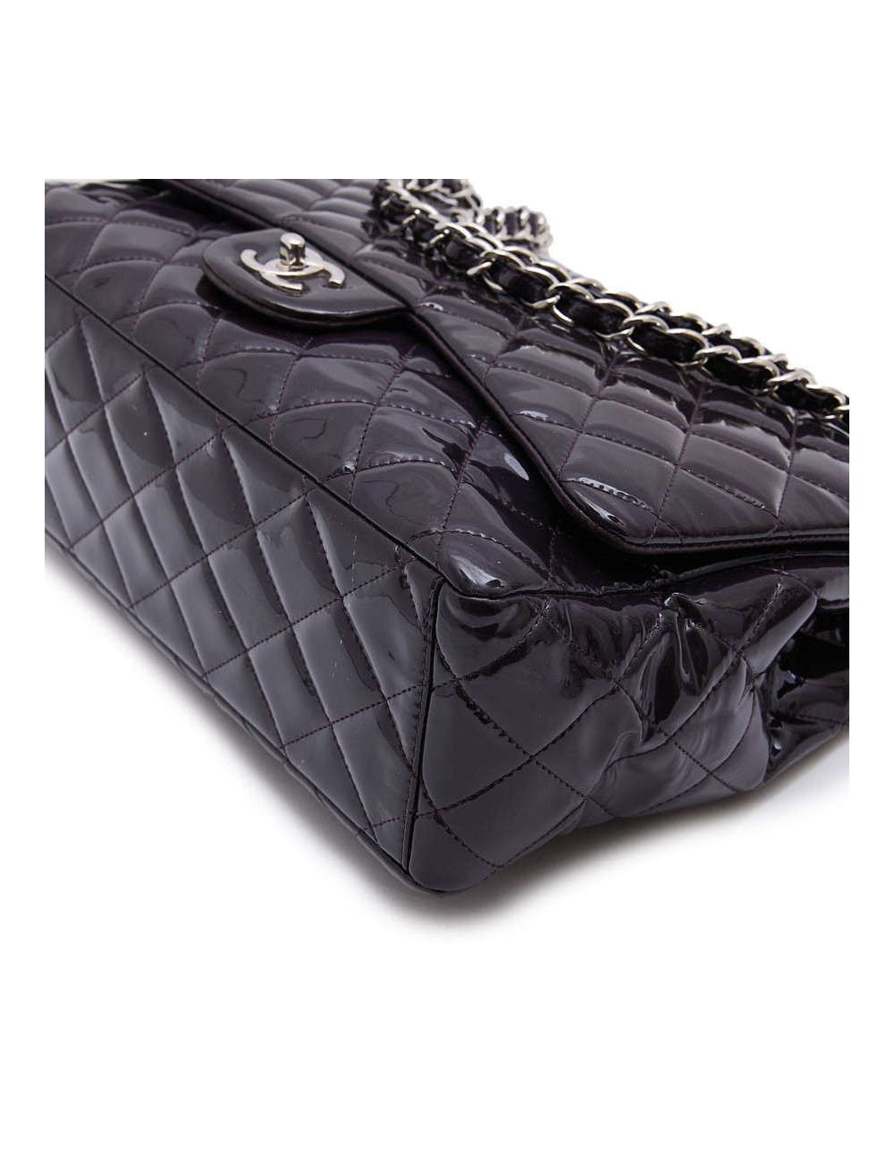 CHANEL maxi jumbo bag in purple patent leather