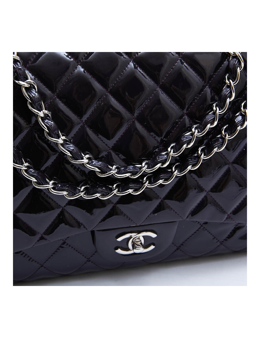 CHANEL maxi jumbo bag in purple patent leather