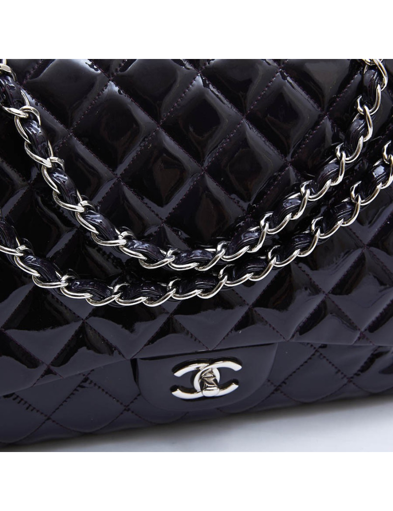 CHANEL maxi jumbo bag in purple patent leather