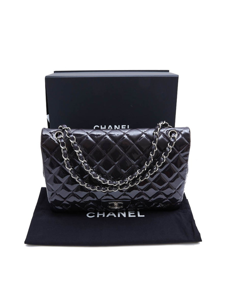 CHANEL maxi jumbo bag in purple patent leather