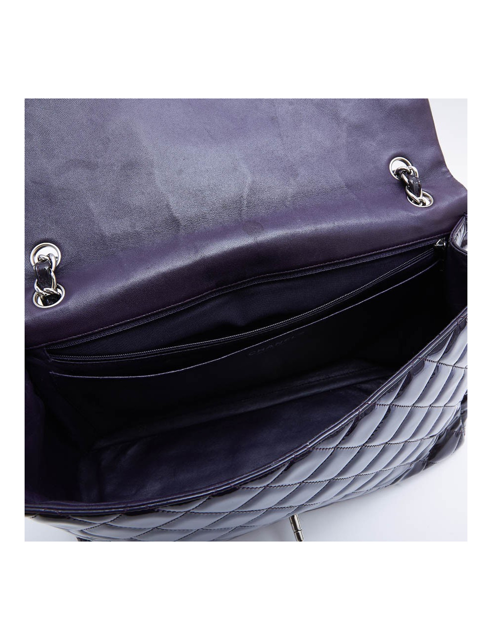CHANEL maxi jumbo bag in purple patent leather