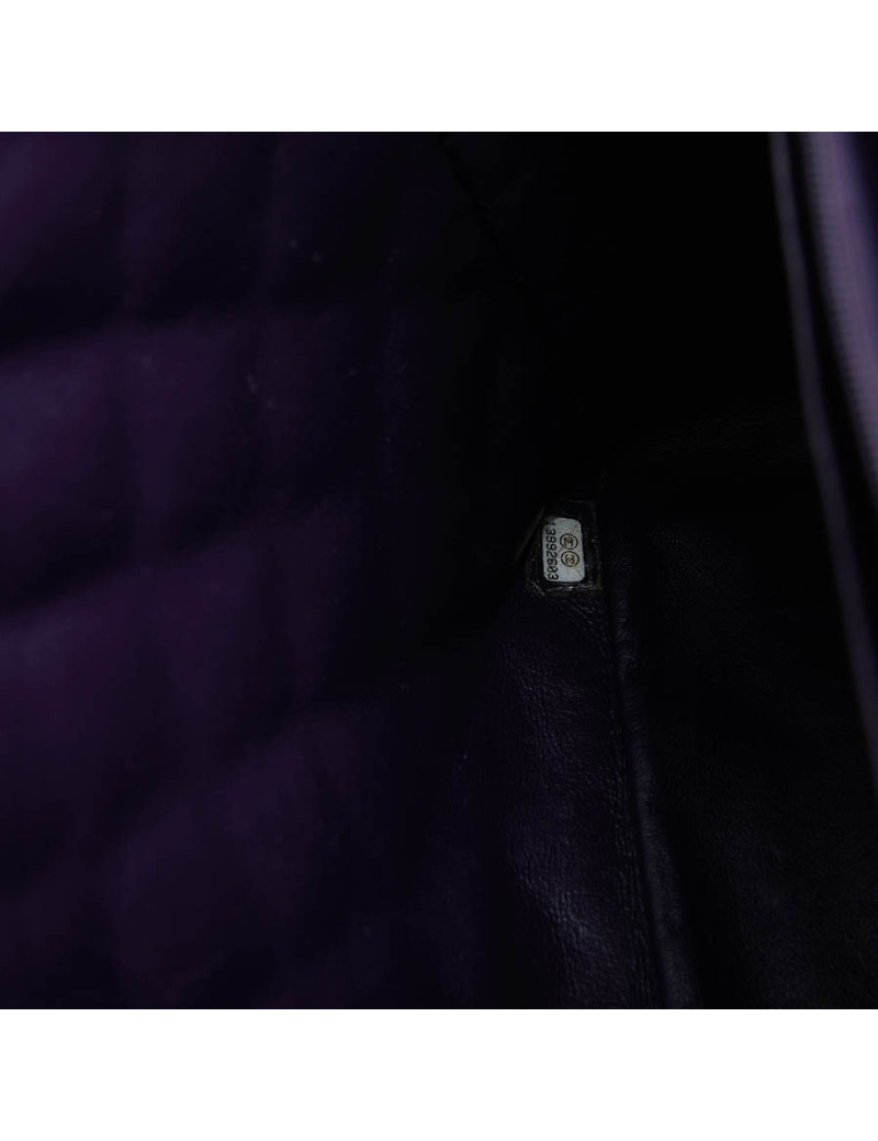 Sac Jumbo CHANEL cuir verni violet