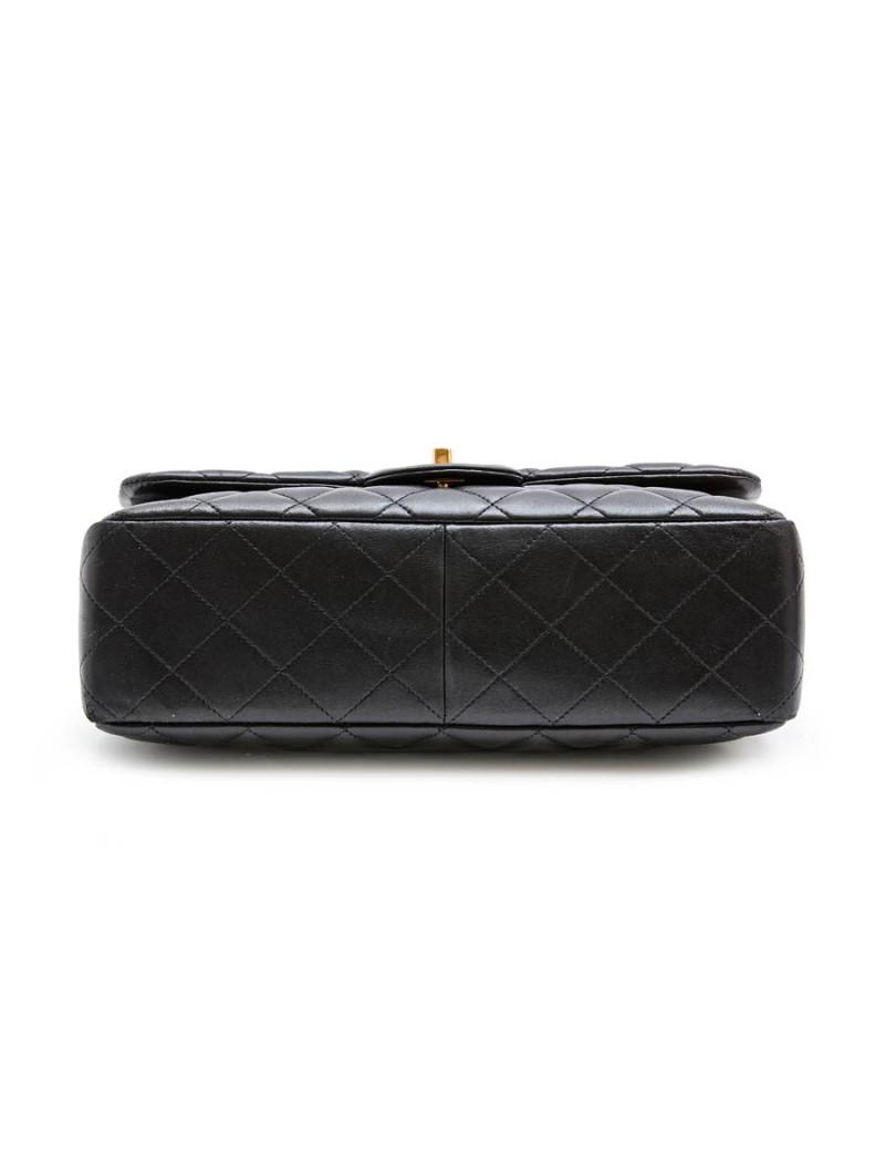 CHANEL Jumbo bag in black quilted smooth lamb leather