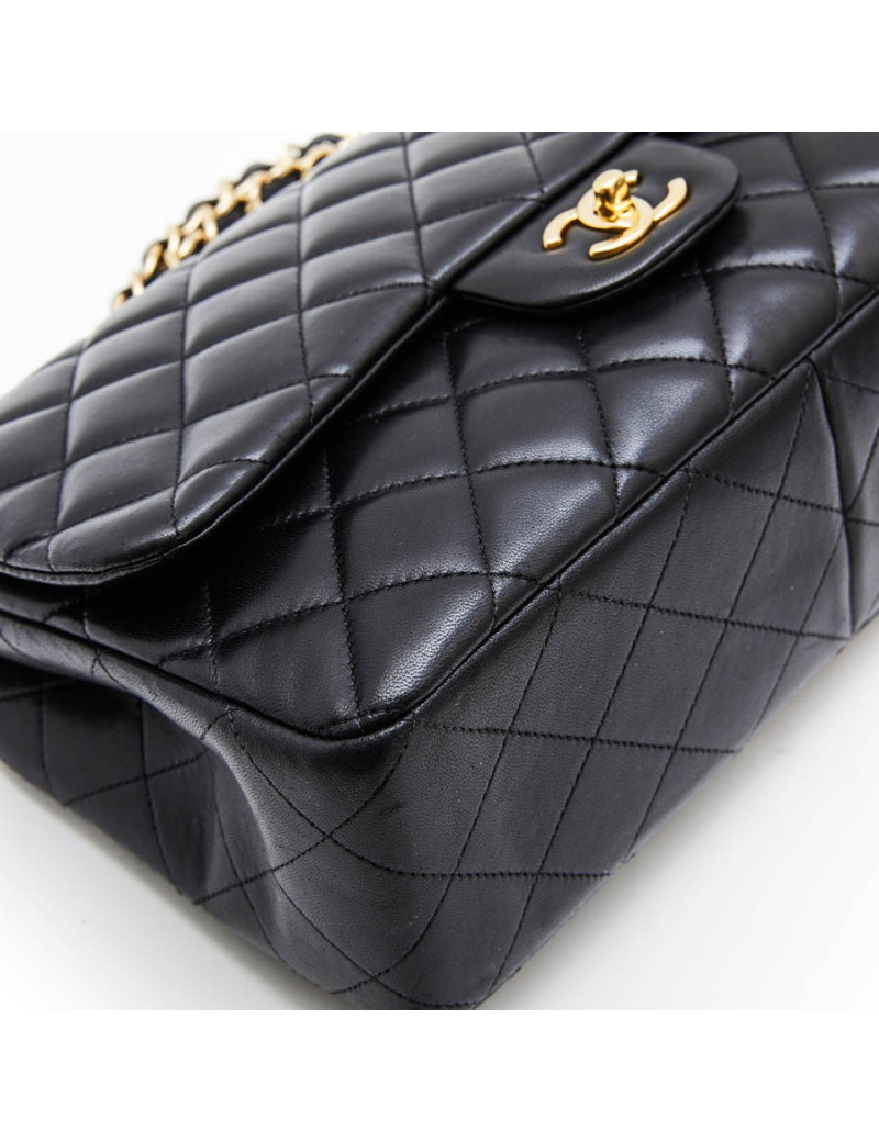 CHANEL Jumbo bag in black quilted smooth lamb leather