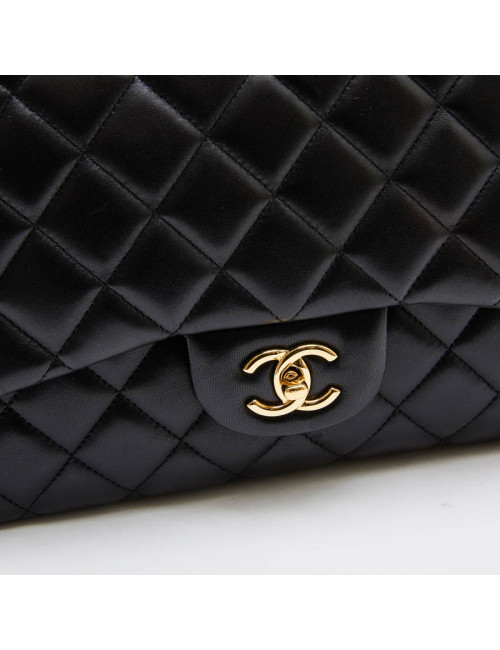 CHANEL Jumbo bag in black quilted smooth lamb leather