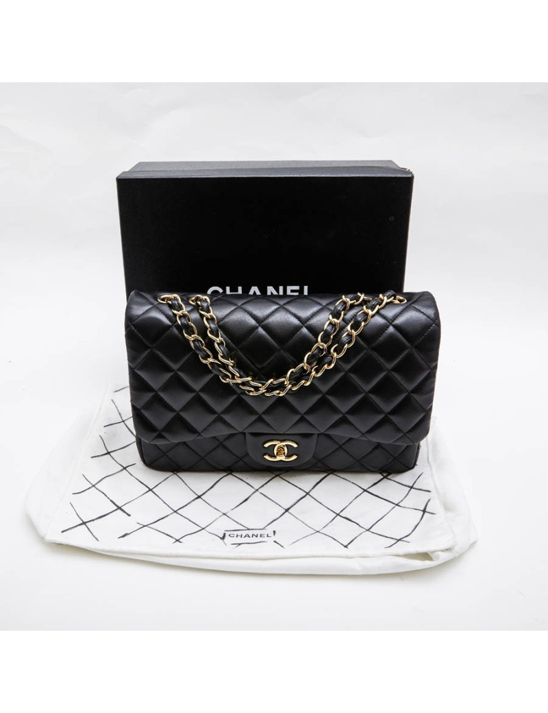 CHANEL Jumbo bag in black quilted smooth lamb leather