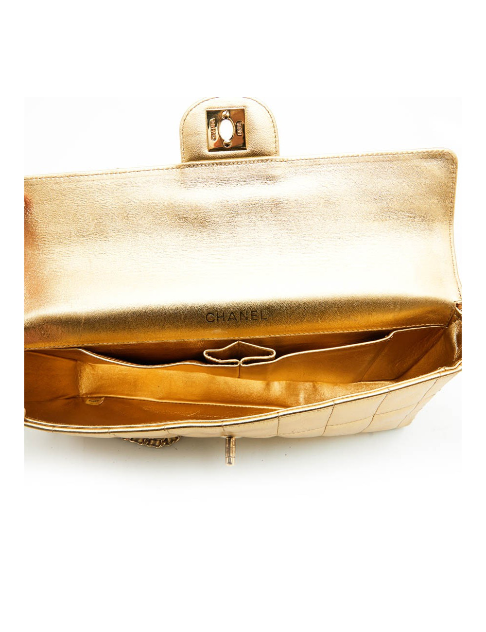 Sac baguette CHANEL cuir matelassé doré