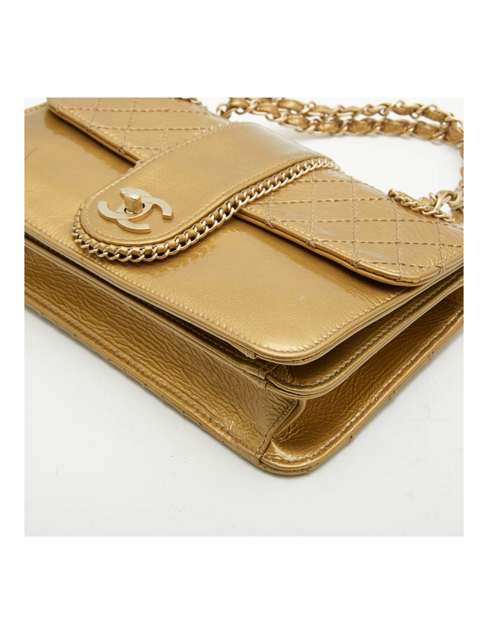 Sac CHANEL cuir verni vieilli doré 