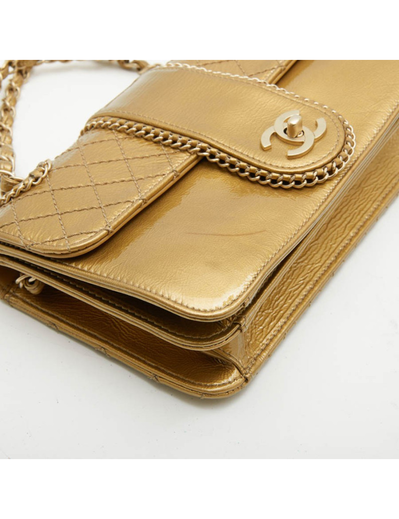 Sac CHANEL cuir verni vieilli doré 