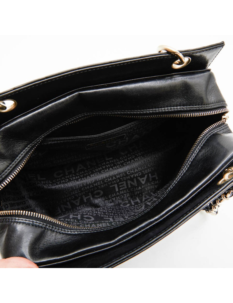 Sac cabas CHANEL cuir matelassé noir
