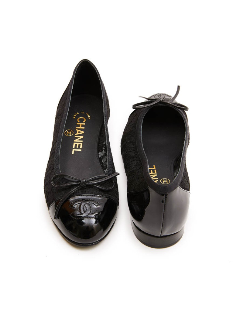 CHANEL ballerians size 34FR in lace and black patent leather