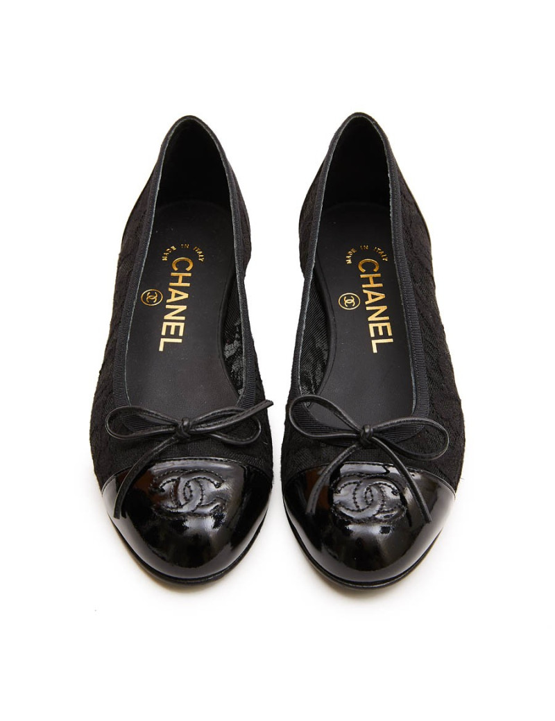 CHANEL ballerians size 34FR in lace and black patent leather