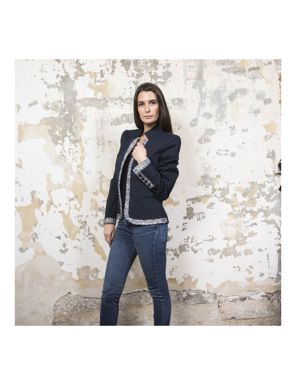 Veste KARL LAGERFELD bleu et bordé de tweed