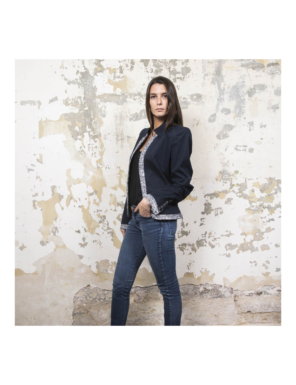 Veste KARL LAGERFELD bleu et bordé de tweed