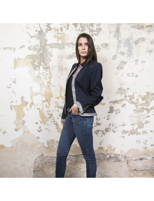 Veste KARL LAGERFELD bleu et bordé de tweed