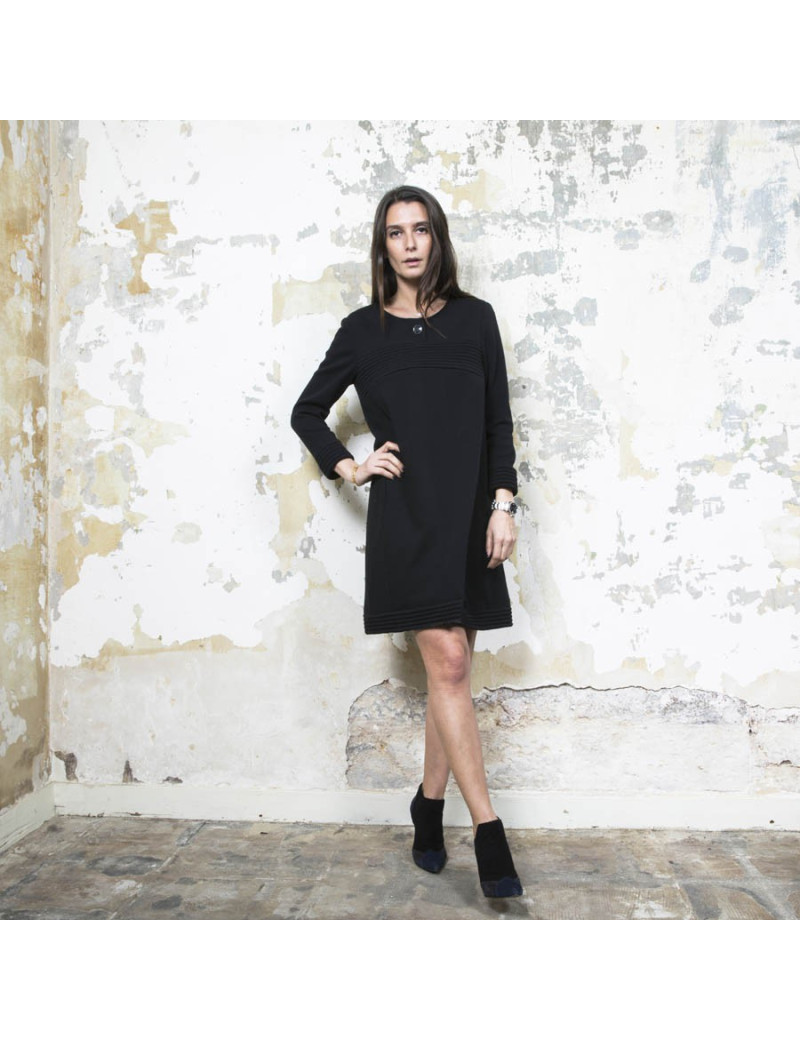 CHANEL T 38 in black wool jersey