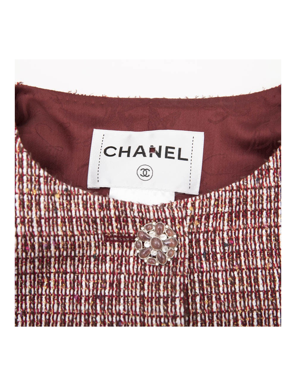  CHANEL jacket size 40 in burgundy fabric with gold metallic threads