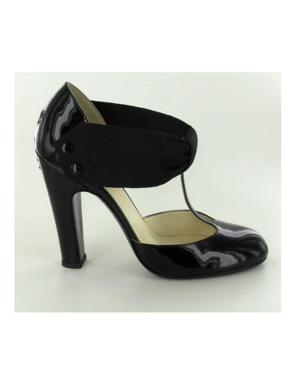 Escarpins T38  CHANEL cuir vernis noir et satin