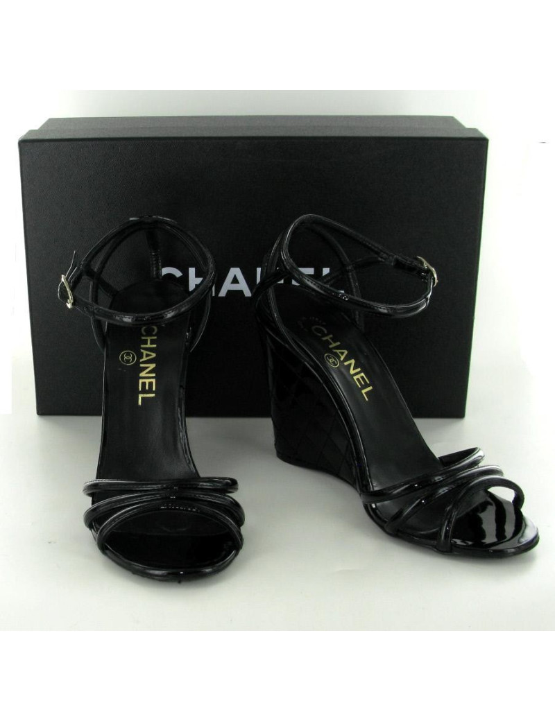 Sandales compensées T37 CHANEL en cuir vernis noir