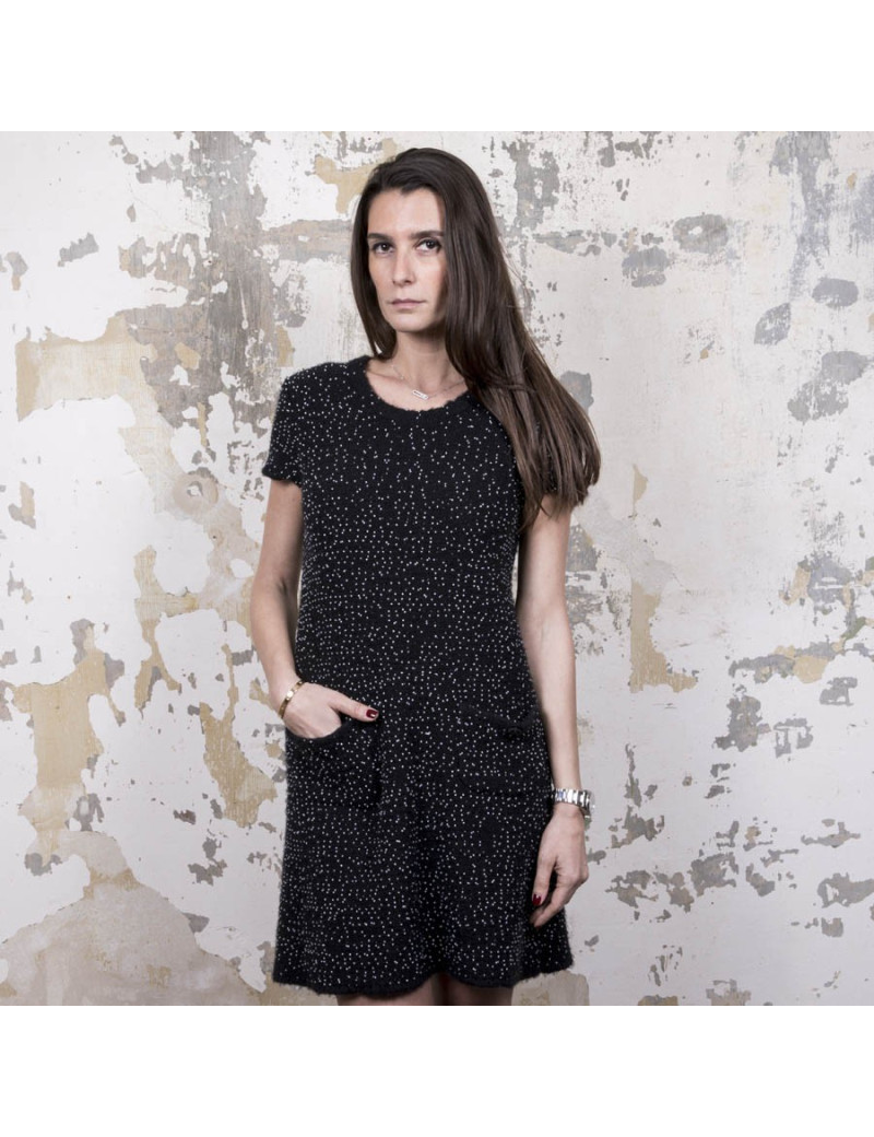 Robe CHANEL en laine noire perlée