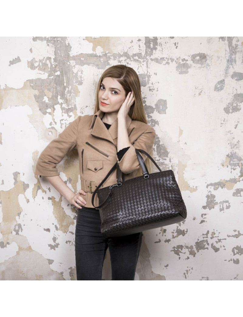 BOTTEGA VENETA tote bag in brown braided leather