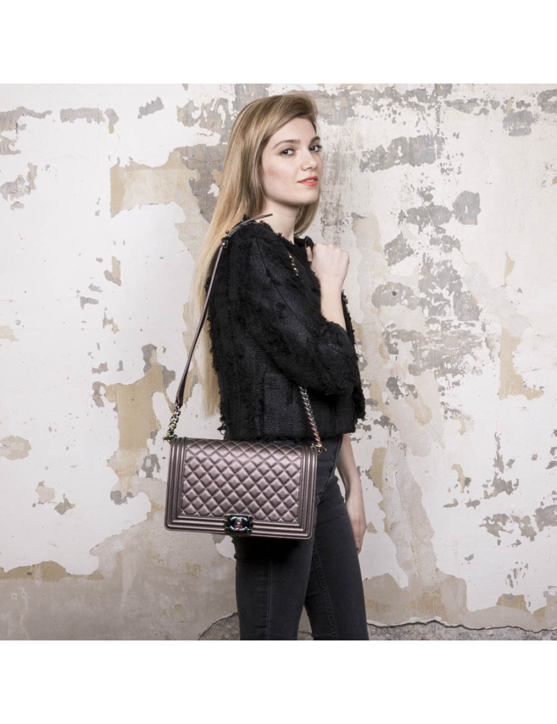 Sac "Boy" CHANEL cuir marron mordoré