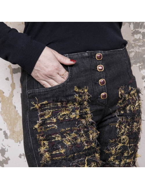 Pantalon jean CHANEL T 40 avec broderies or, bordeaux et noire