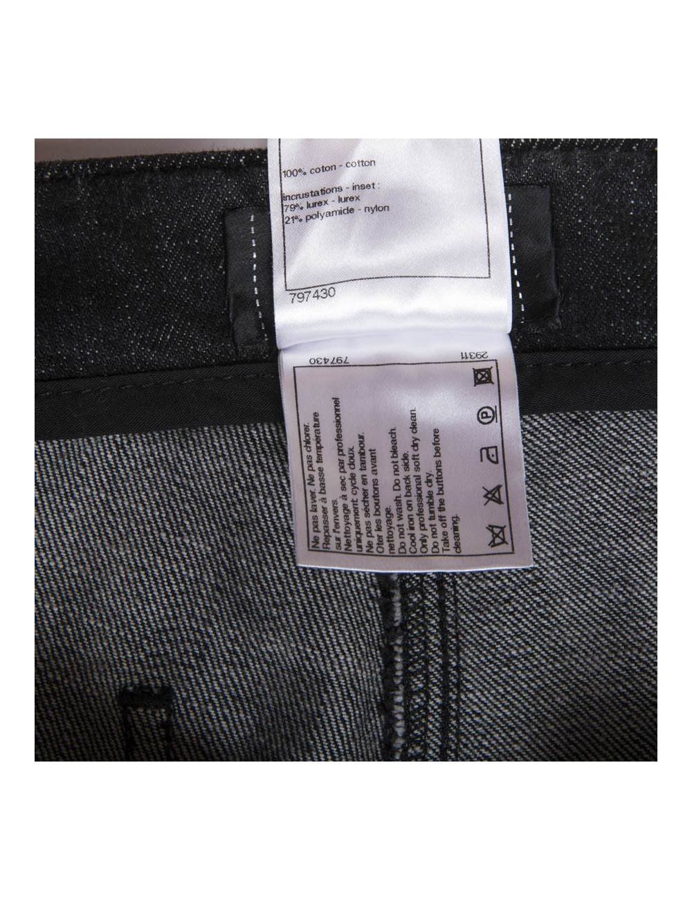 Pantalon jean CHANEL T 40 avec broderies or, bordeaux et noire