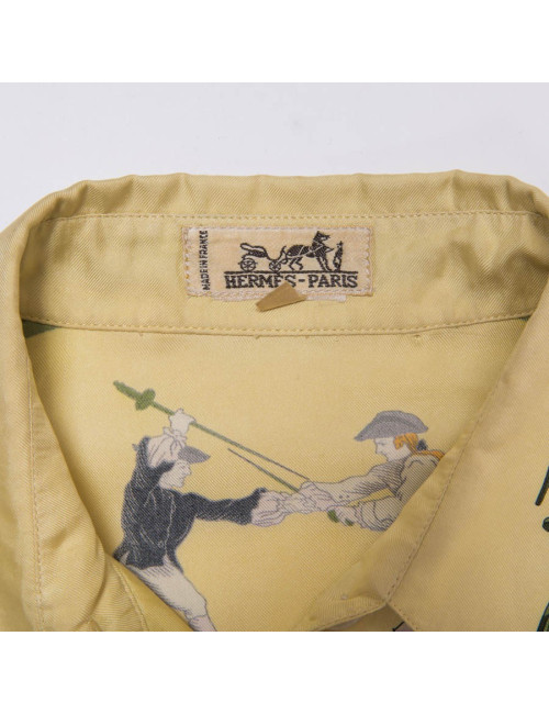 Blouse HERMES T 40 "Traité des armes" en soie