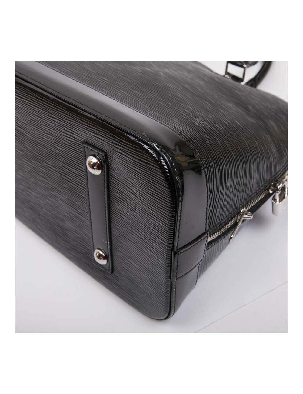 Sac Alma LOUIS VUITTON GM cuir verni noir