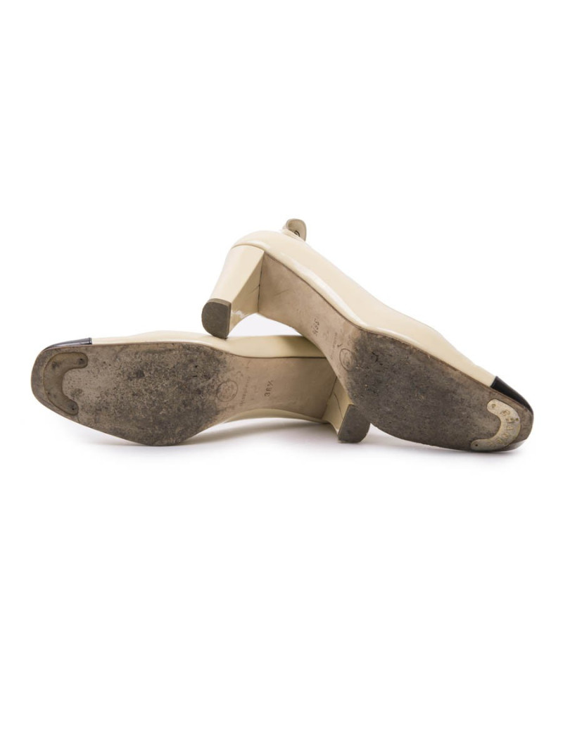 Escarpins CHANEL T 36.5 bicolores 