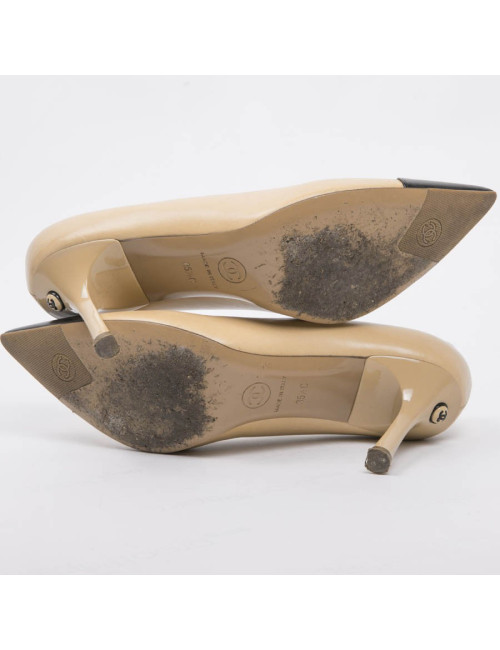 Escarpins CHANEL T 35.5 C bicolores