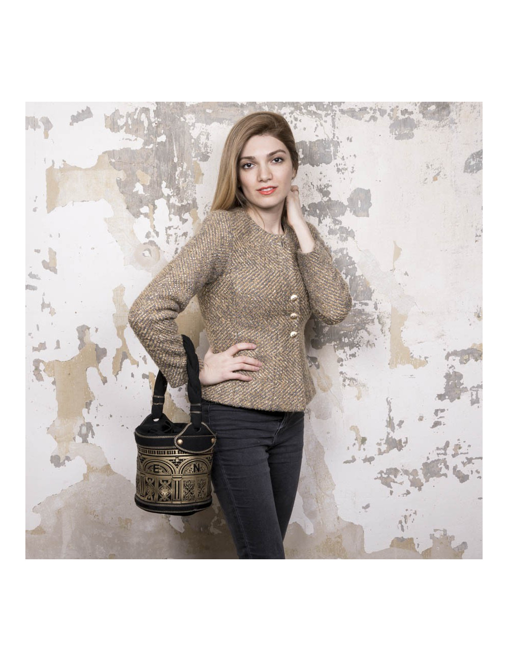 FENDI bucket bag in black leather gold embossed