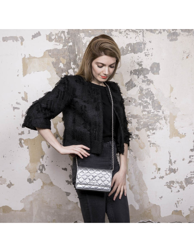 Sac Wallet CHANEL en cuir argent