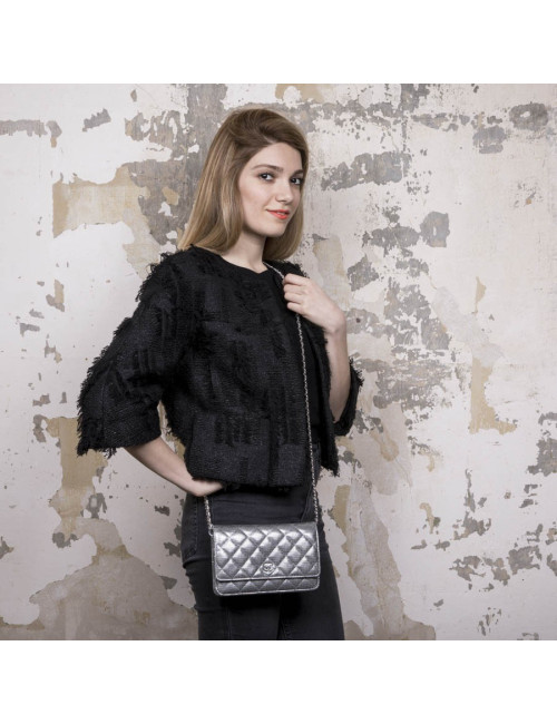 Sac Wallet CHANEL en cuir argent