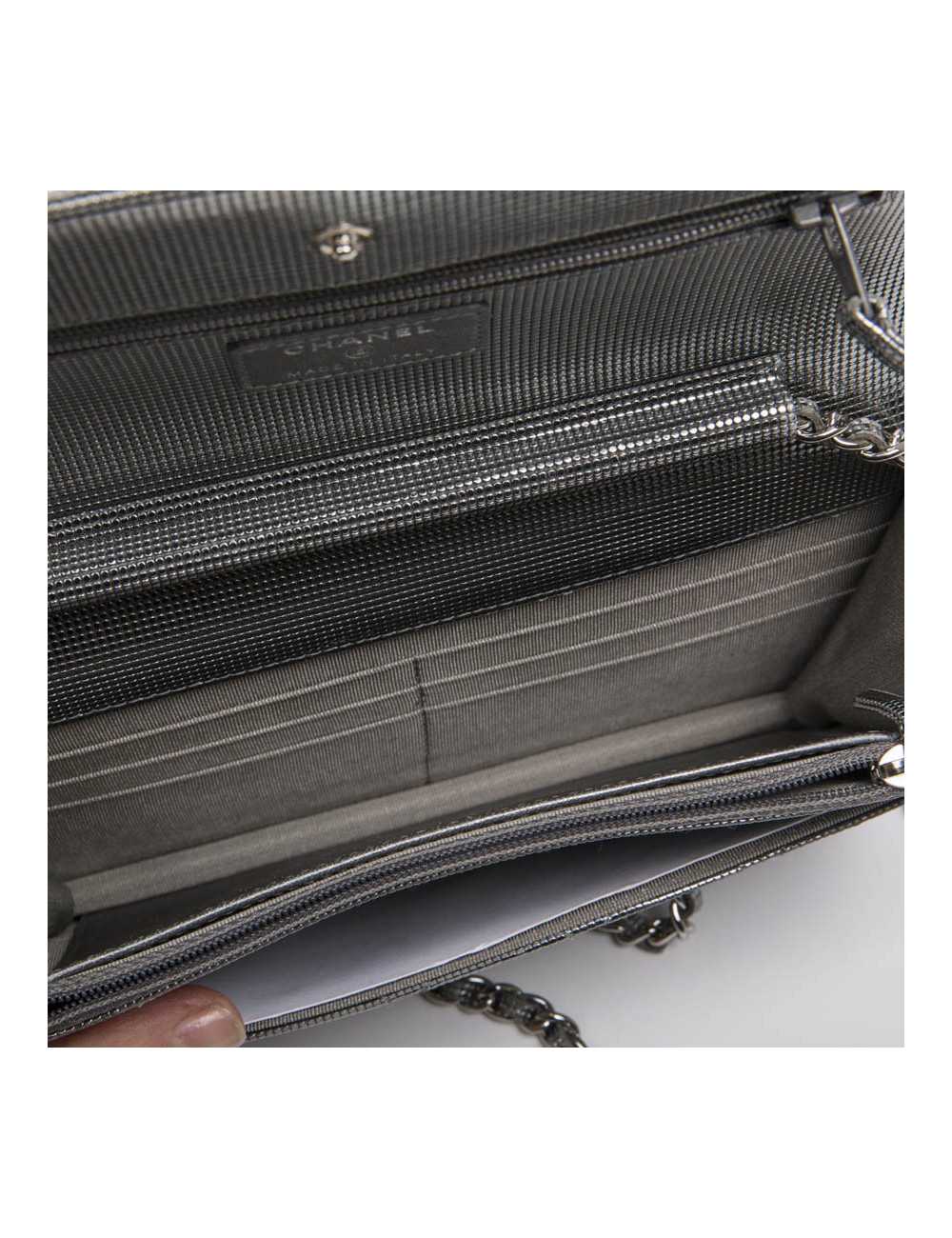 Sac Wallet CHANEL en cuir argent