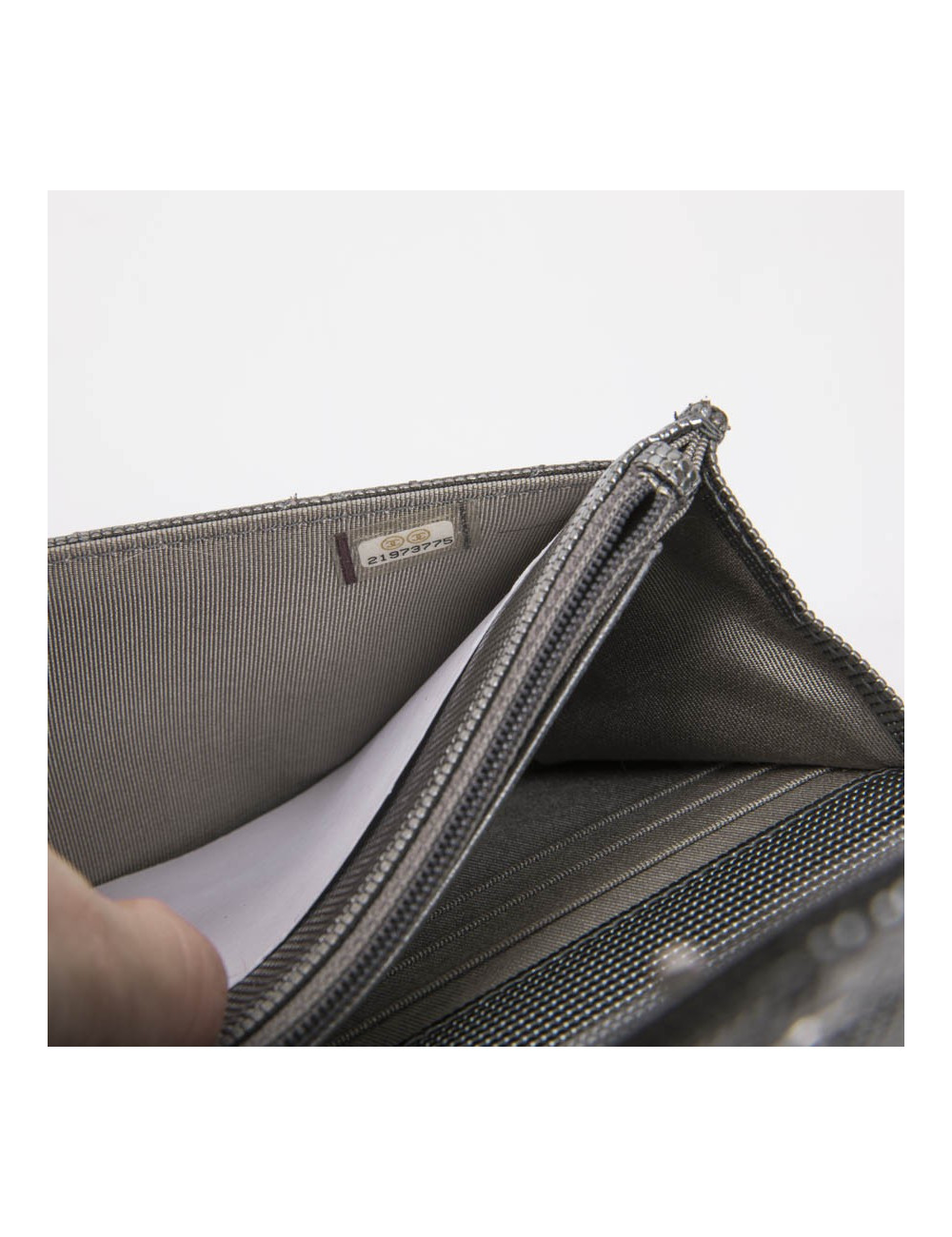 Sac Wallet CHANEL en cuir argent