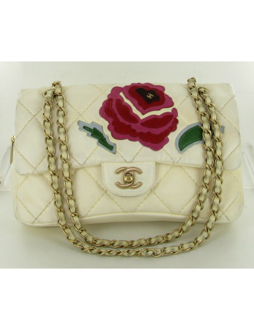 Sac Timeless CHANEL coquille d'oeuf "Camélia"