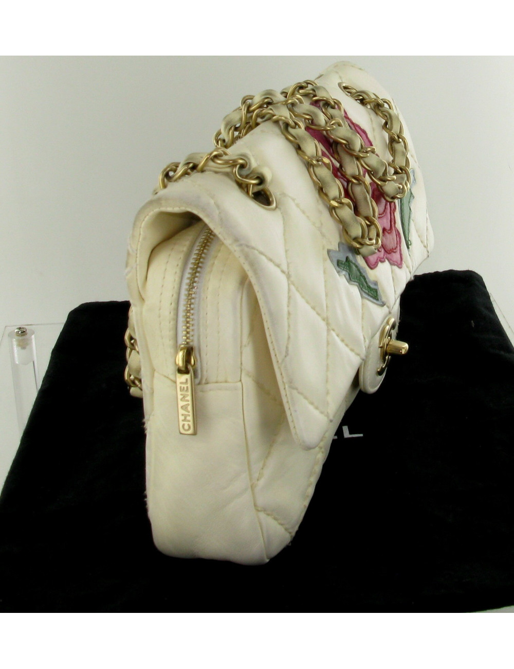 Sac Timeless CHANEL coquille d'oeuf "Camélia"