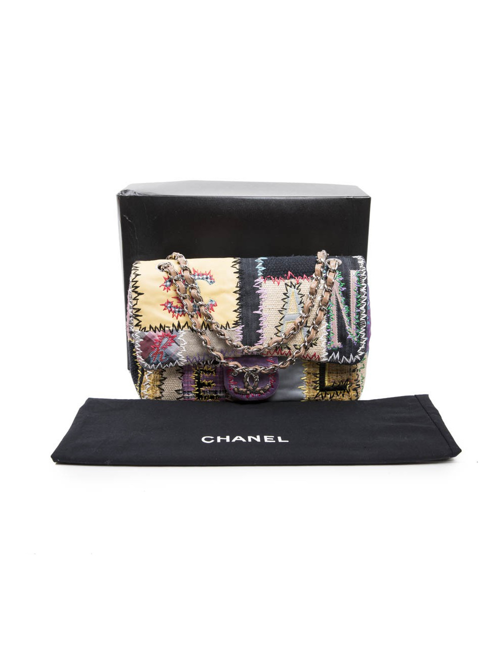 CHANEL Jumbo flap bag in patchwork fabric