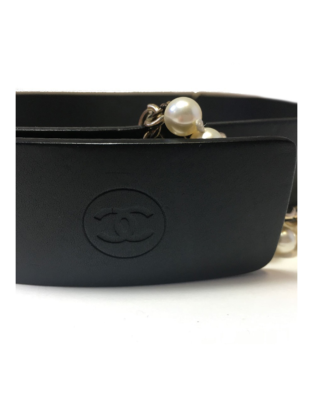 Ceinture CHANEL en cuir noir et perles blanches