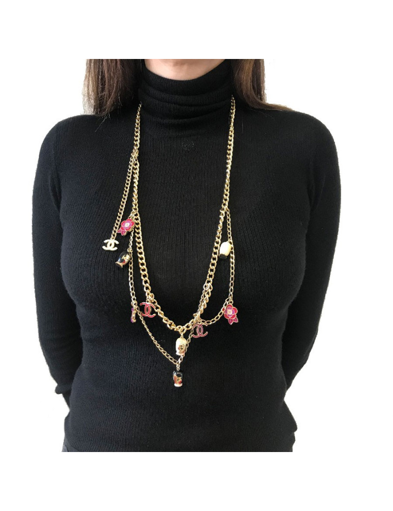 CHANEL "Paris-Shanghai"long necklace belt in gilt metal and charms