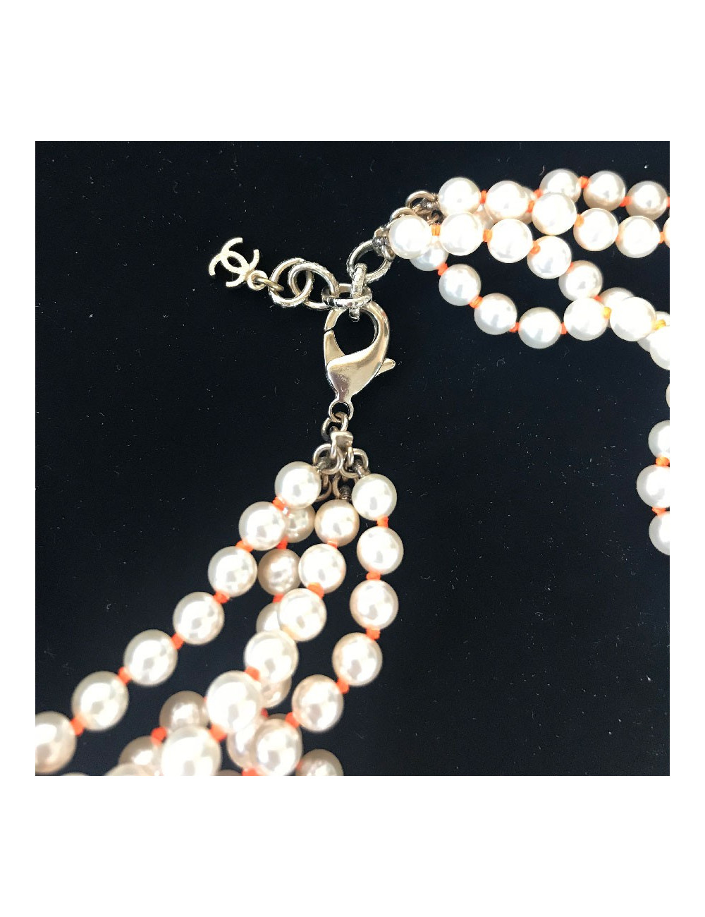 Sautoir CHANEL 4 rangs perles nacrées et orange
