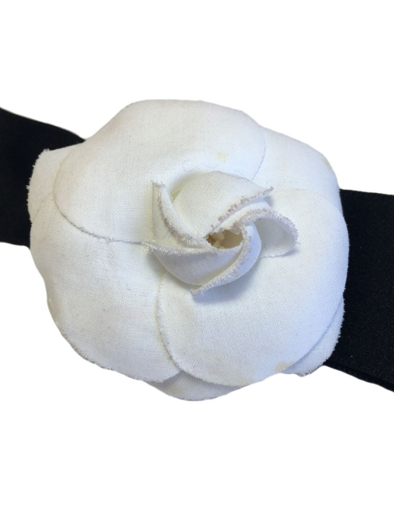 CHANEL camellia knot brooch in black and white fabric